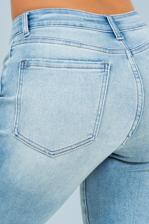 STRAIGHT CUT MID RISE STRETCH JEAN