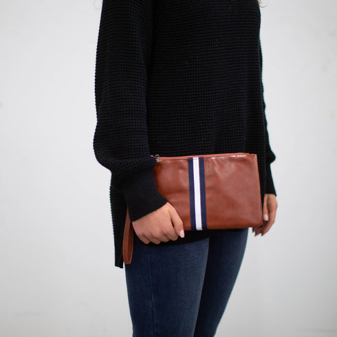 PREPPY STRIPE ZIPPERD CLUTCH
